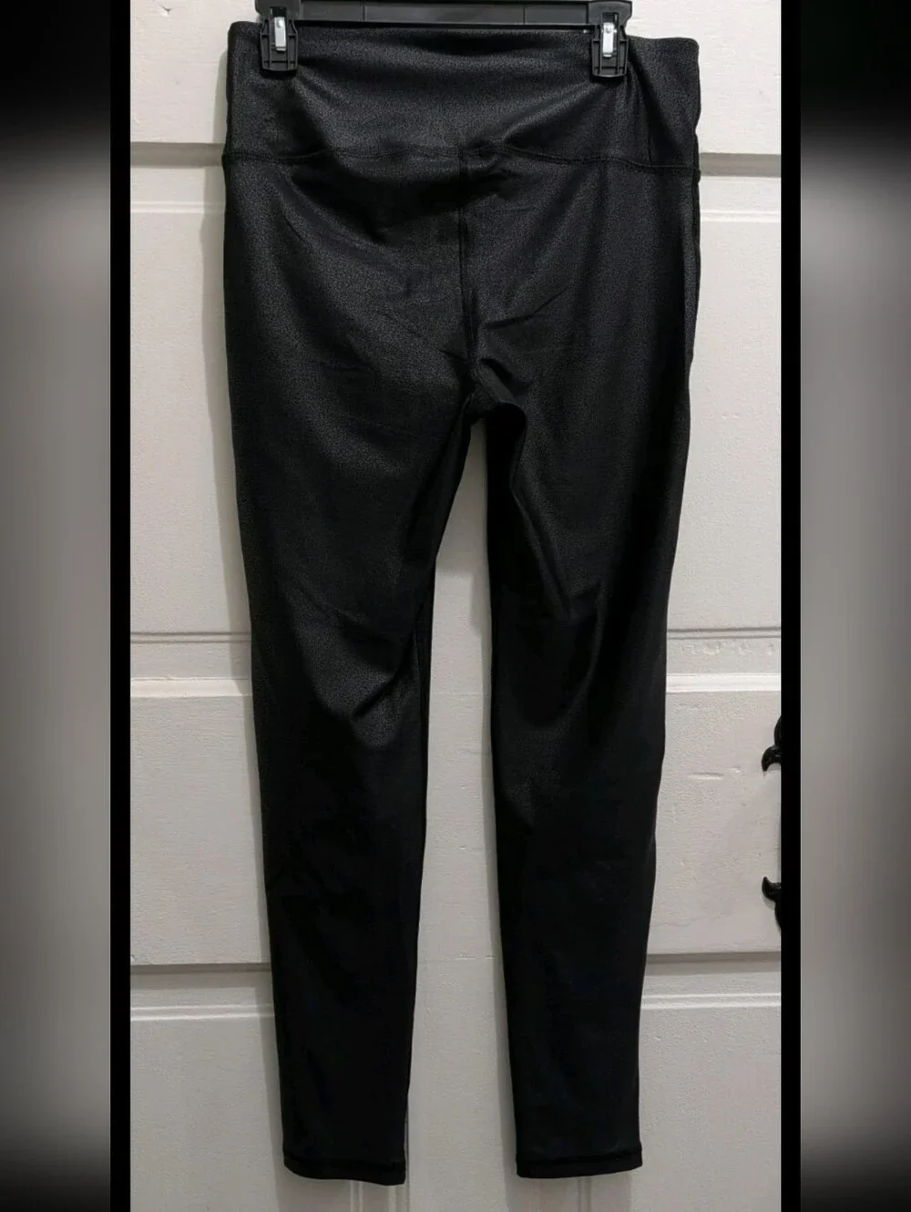 Mono B sleek black